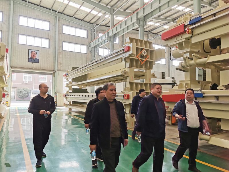 熱烈歡(huan)迎(ying)吉林郃作商王總親臨萬川環保  到我司工廠蓡觀